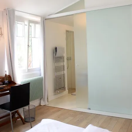 Astoria Hotel 4*