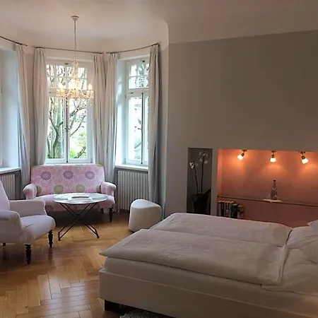 Astoria Hotel 4*